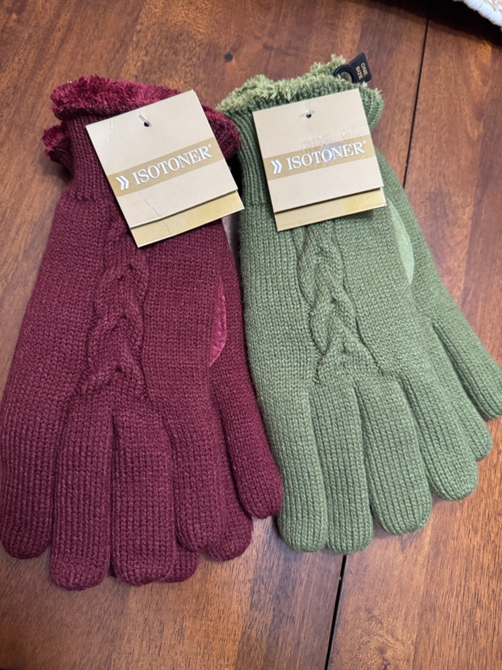 Isotoner Olive and Burgandy Cable Knit Touchscreen Gloves with Suede Palm Patch